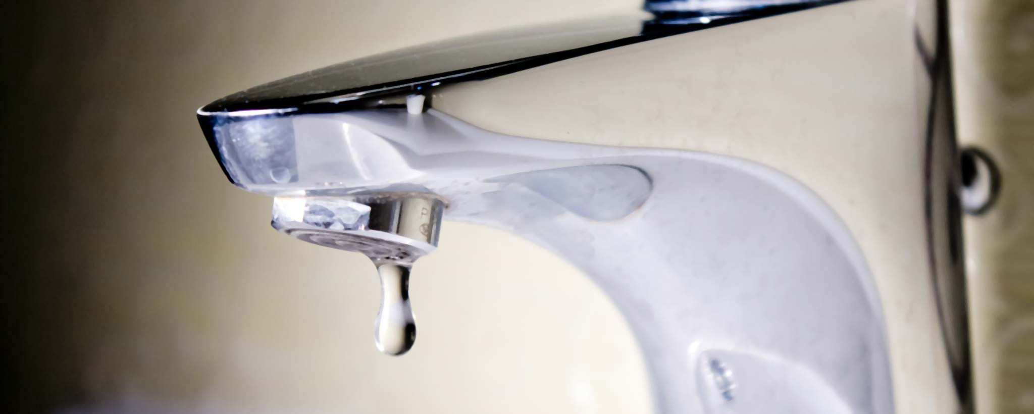 Dripping water tap