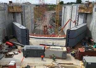 Renovation of Kentucky lock