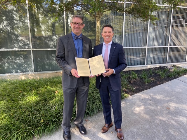 Gabe Bolas, KUB president & CEO, and Dan Pratt, TVA vice president of customer delivery